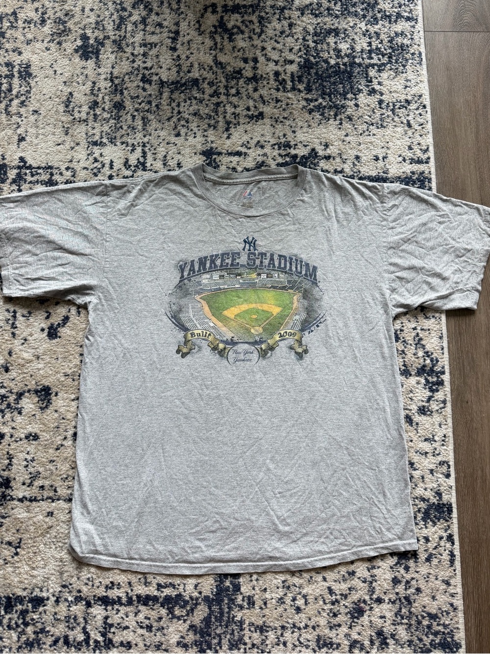 VINTAGE Majestic Grey Yankees Stadium Graphic Tee with Green Field